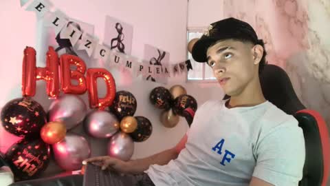 Snapshot of nathan_shimmer chatting on November 30, 2:54 pm nathan_shimmer online show from November 30, 2:54 pm