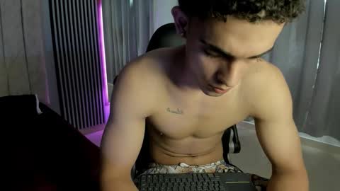 Snapshot of nathan_shimmer chatting on December 3, 3:32 pm nathan_shimmer online show from December 3, 3:32 pm