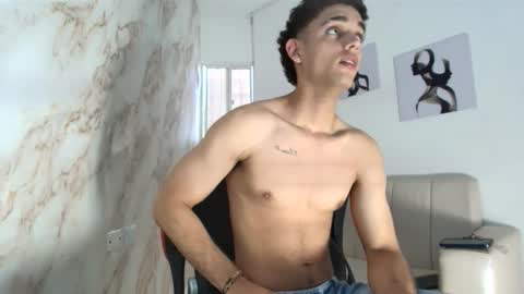 Snapshot of nathan_shimmer chatting on December 4, 3:32 pm nathan_shimmer online show from December 4, 3:32 pm