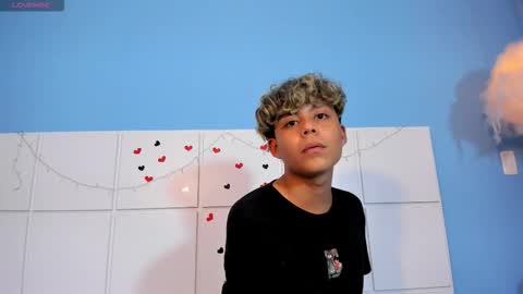 nathanbell1 online show from October 21, 7:42 am