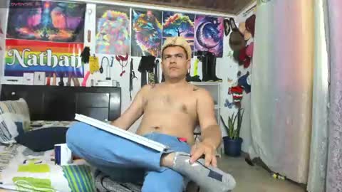 Snapshot of nathannathaniel chatting on June 13, 10:29 pm nathan nathaniel online show from June 13, 10:29 pm