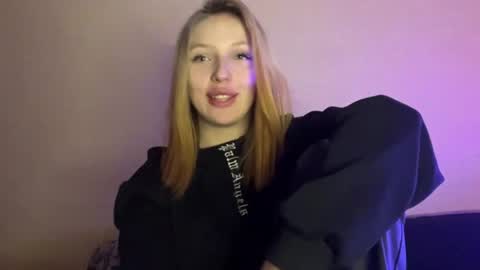 Juliana online show from July 16, 7:20 pm