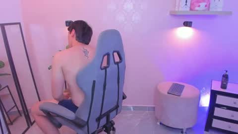 Nathaniel online show from April 2, 9:23 pm