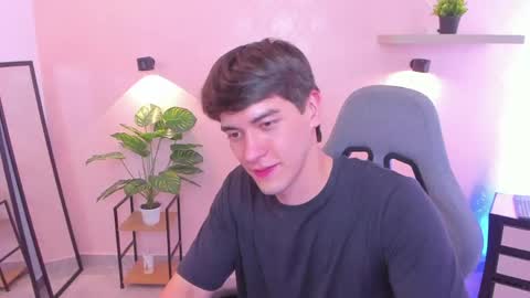 Nathaniel online show from April 14, 9:32 pm