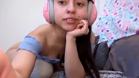 Snapshot of natty_astrid chatting on December 19, 4:46 pm Natalia online show from December 19, 4:46 pm