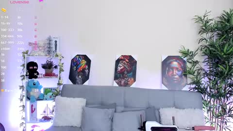 Snapshot of natty_romanof_1 chatting on December 9, 12:19 pm natty online show from December 9, 12:19 pm