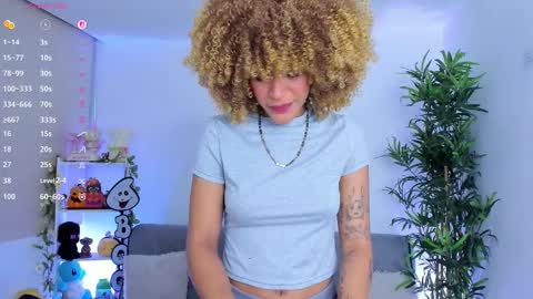 Snapshot of natty_romanof_1 chatting on October 6, 10:34 am natty online show from October 6, 10:34 am