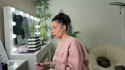 NATTY FIERROS online show from April 13, 5:18 pm