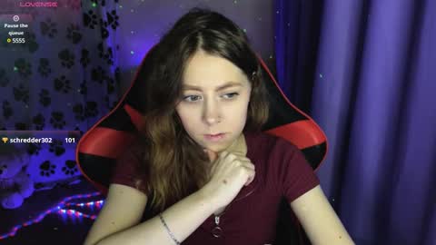 Snapshot of natural_babe666 chatting on December 17, 3:17 am natural_babe666 online show from December 17, 3:17 am