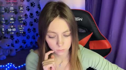 Snapshot of natural_babe666 chatting on February 7, 9:47 am natural_babe666 online show from February 7, 9:47 am