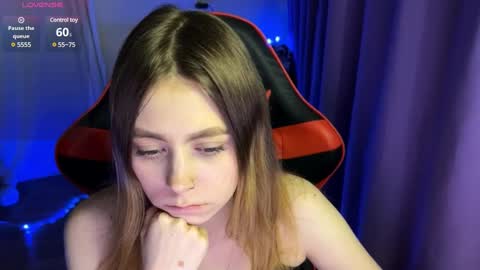 Snapshot of natural_babe666 chatting on March 3, 6:33 pm natural_babe666 online show from March 3, 6:33 pm