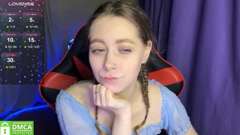 Snapshot of natural_babe666 chatting on October 6, 1:36 am natural_babe666 online show from October 6, 1:36 am