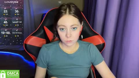 Snapshot of natural_babe666 chatting on November 21, 8:51 pm natural_babe666 online show from November 21, 8:51 pm