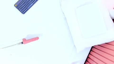 Snapshot of natural_bigboobs chatting on December 15, 12:28 pm Jazmin Bigboobs online show from December 15, 12:28 pm