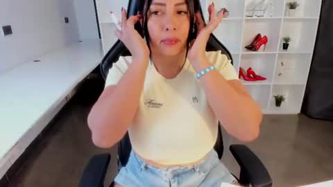 Snapshot of natural_bigboobs chatting on June 24, 7:35 pm Jazmin Bigboobs online show from June 24, 7:35 pm