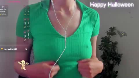 Snapshot of natural_form chatting on October 29, 6:37 am peach online show from October 29, 6:37 am