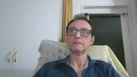 naturista25 online show from December 18, 5:41 pm