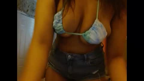 Snapshot of natxurall chatting on November 7, 9:26 pm Amara rose online show from November 7, 9:26 pm