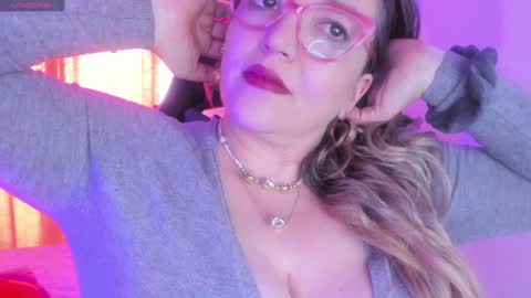 Snapshot of naty__mature_ chatting on February 3, 6:39 pm Nataly online show from February 3, 6:39 pm