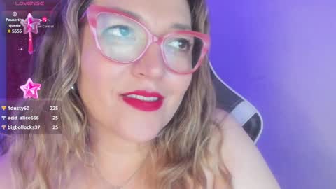 Snapshot of naty__mature_ chatting on February 5, 12:31 am Nataly online show from February 5, 12:31 am