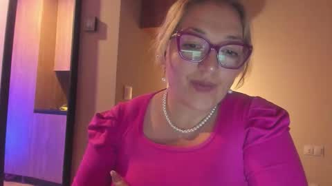 Snapshot of naty__mature_ chatting on September 23, 2:03 am Nataly online show from September 23, 2:03 am