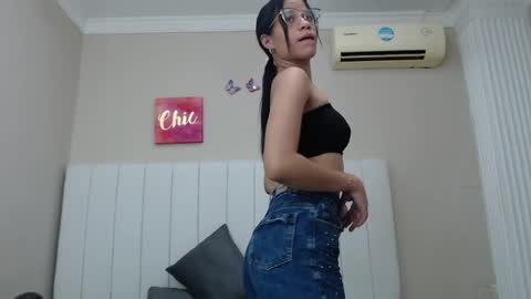 naty_pinkk online show from May 15, 1:29 pm