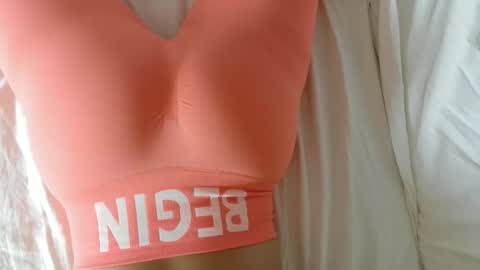naughthyasian online show from May 20, 9:04 am