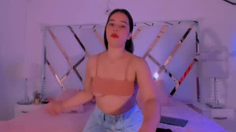 Snapshot of naughty__sara chatting on March 6, 11:25 am SARA online show from March 6, 11:25 am