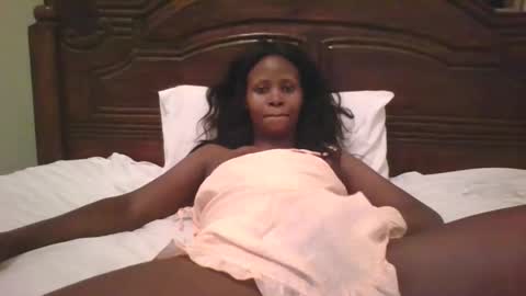 Snapshot of naughty_babe000 chatting on October 25, 5:04 am alisha online show from October 25, 5:04 am