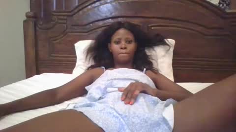 Snapshot of naughty_babe000 chatting on November 7, 10:48 am alisha online show from November 7, 10:48 am