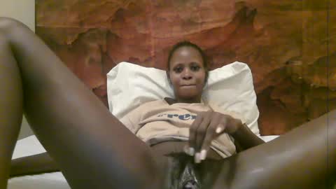 Snapshot of naughty_babe000 chatting on July 17, 3:24 am alisha online show from July 17, 3:24 am