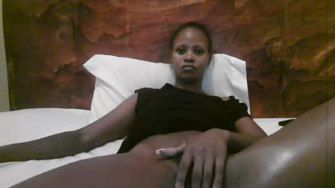 Snapshot of naughty_babe000 chatting on July 22, 4:15 am alisha online show from July 22, 4:15 am