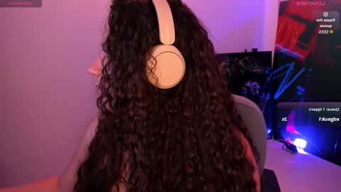 Snapshot of naughty_butt chatting on December 3, 11:36 pm Megan online show from December 3, 11:36 pm