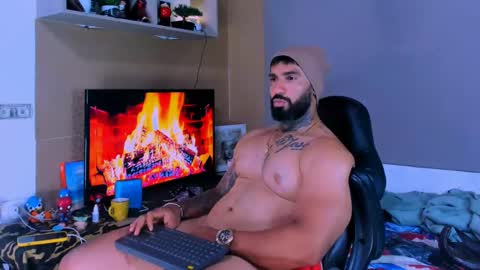 Snapshot of naughty_dominant chatting on December 9, 6:01 am Miller online show from December 9, 6:01 am