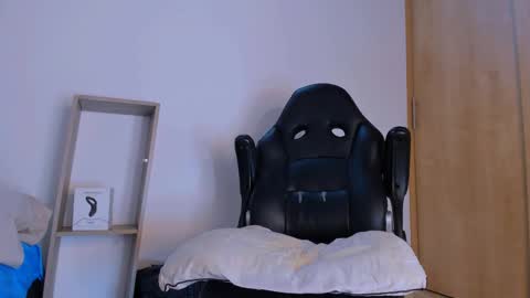 Snapshot of naughty_dominant chatting on February 17, 4:04 pm Miller online show from February 17, 4:04 pm