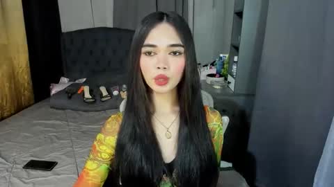Snapshot of naughty_emmats chatting on April 25, 10:29 am emma online show from April 25, 10:29 am