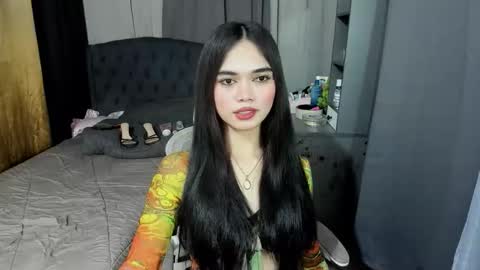 Snapshot of naughty_emmats chatting on April 25, 2:14 pm emma online show from April 25, 2:14 pm