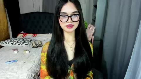 Snapshot of naughty_emmats chatting on May 10, 7:19 pm emma online show from May 10, 7:19 pm