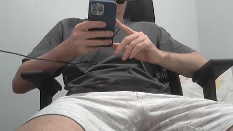 Snapshot of naughty_enzo chatting on March 10, 1:23 am Enzo online show from March 10, 1:23 am