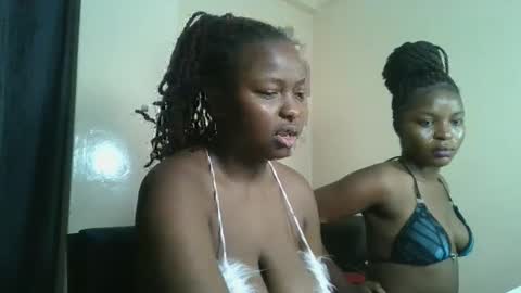 Snapshot of naughty_jazmine chatting on November 25, 5:40 am naughty_jazmine online show from November 25, 5:40 am