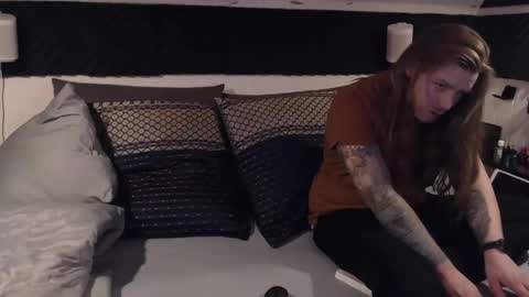 Snapshot of naughty_noisy_neighbors chatting on January 23, 12:14 am Freyja and Baldur online show from January 23, 12:14 am