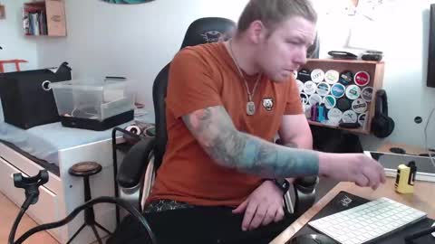 Snapshot of naughty_noisy_neighbors chatting on January 25, 2:58 pm Freyja and Baldur online show from January 25, 2:58 pm