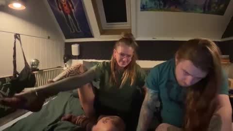 Snapshot of naughty_noisy_neighbors chatting on October 12, 1:26 am Freyja and Baldur online show from October 12, 1:26 am