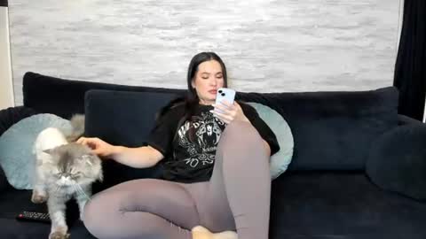 Snapshot of naughty_princesse chatting on June 14, 11:18 pm Elena online show from June 14, 11:18 pm
