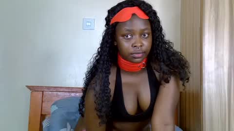 Snapshot of naughty_recious chatting on June 27, 8:03 pm Naughty naughty online show from June 27, 8:03 pm