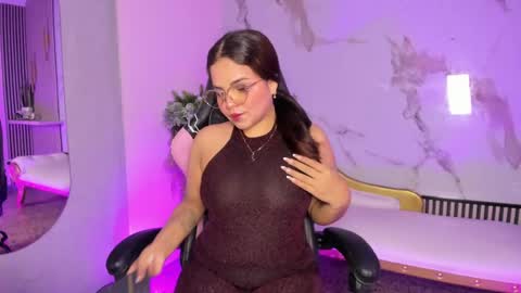 Snapshot of naughty_stefa chatting on May 20, 1:45 am Stefany online show from May 20, 1:45 am