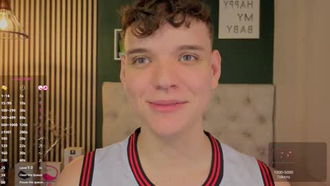 Snapshot of naughty_twink_ chatting on October 5, 4:00 am Noah online show from October 5, 4:00 am