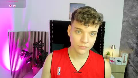 Snapshot of naughty_twink_ chatting on October 10, 11:53 am Noah online show from October 10, 11:53 am