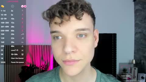 Snapshot of naughty_twink_ chatting on October 22, 11:43 am Noah online show from October 22, 11:43 am