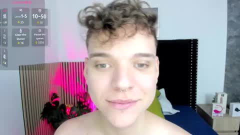 Snapshot of naughty_twink_ chatting on November 8, 12:16 pm Noah online show from November 8, 12:16 pm